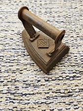 A Victorian or Edwardian Antique Smoothing/Flat/Sad Iron 'BH No. 3'