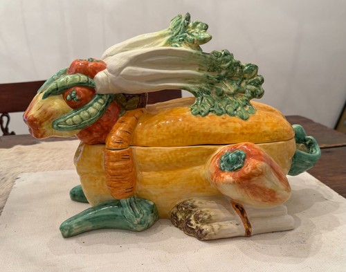 Rabbit tureen vintage - rabbit,
