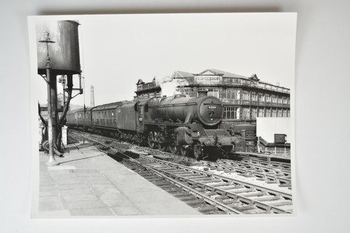 Steam train locomotive 45211 - steam,