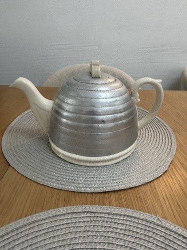Vintage cream teapot ribbed - vintage, teapot,