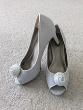 Jacques Vert Light Grey Flower