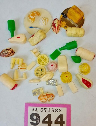 Vintage barton plastic - barton,