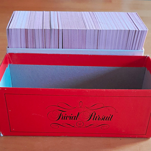 Trivial pursuit genus - trivial,