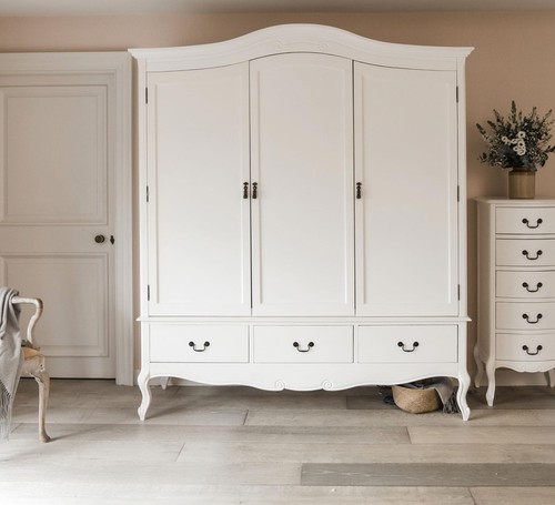 Vintage chic white bedroom - white,
