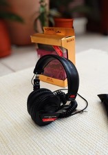 SONY MDR-V6 STEREO HEADPHONES 