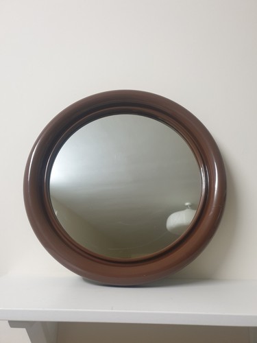 Vintage round plastic brown - round,