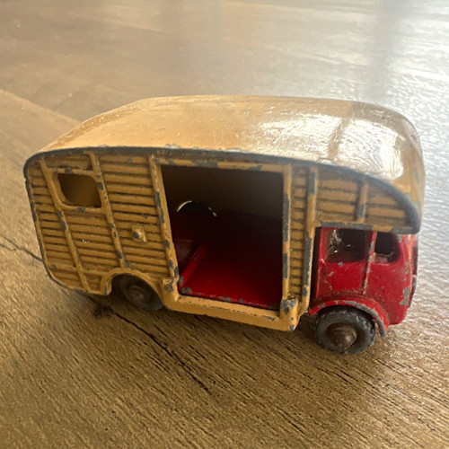 Diecast horsebox style - diecast,