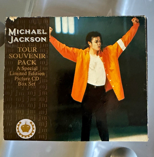 Michael jackson tour souvenir - michael,