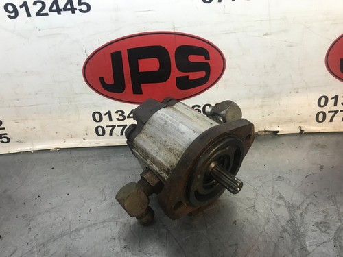 Hydraulic cylinder reel motor