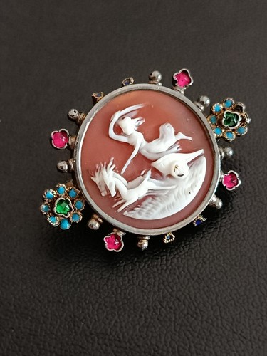 Vintage shell cameo brooch - cameo,