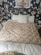 Beautiful Vintage Floral Eiderdown