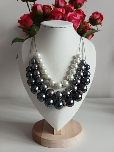 Vintage triple strand - m&s,