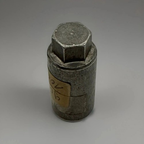 Yamaha cylinder sleeve nut - sleeve,