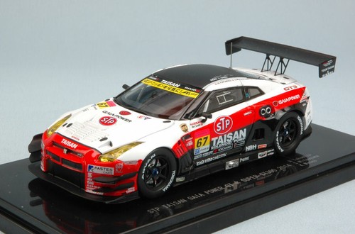 Nissan 67 super gt300 - gt-r,