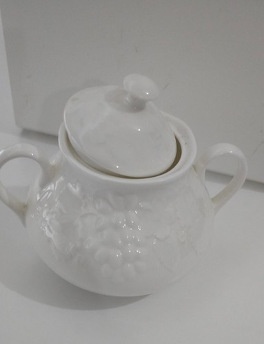 Wedgwood strawberry vine - wedgwood,