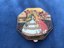 Beautiful Vintage 1930s Gwenda  Tap Flap Powder Compact
