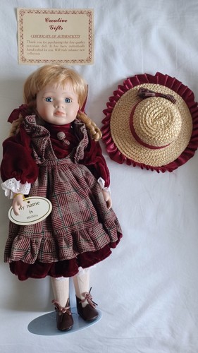 Das porcelain doll - das,