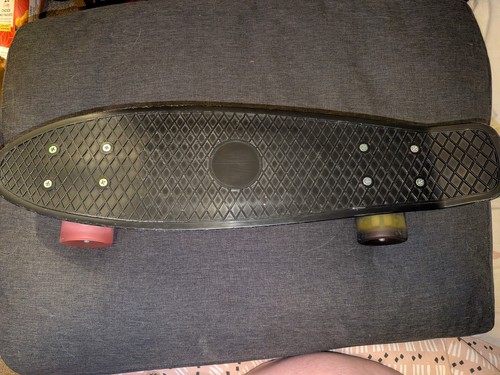 Black plastic penny style - black,