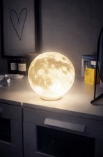 3D Moon Lamp – Realistic