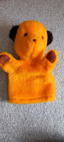 Sooty show hand - hand, 3