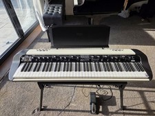 Korg SV-2S 73-keys Stage Vintage Piano SV2-73S Speakers built-in w/ Kick Pedal
