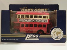 LLEDO DG15 018 AEC REGENT