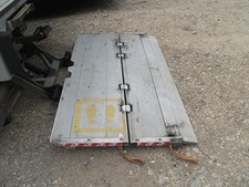 DHOLLANDIA 1000 KG UNDERSLUNG TAIL LIFT (FROM IVECO 7.5 TONNES)