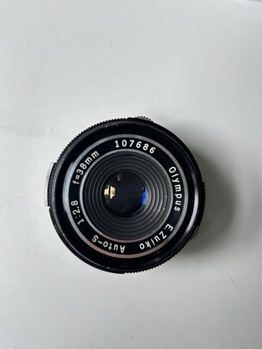 Olympus zuiko 38mm 8 - 38mm, f2.8
