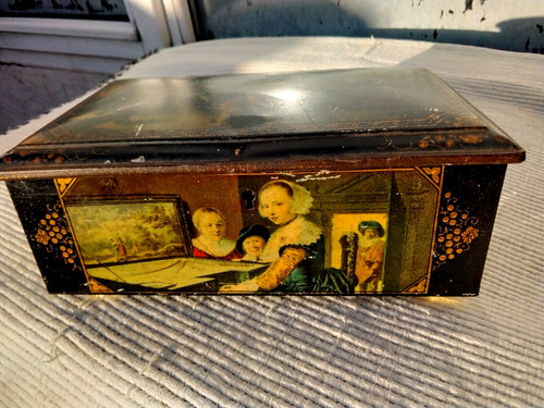 Vintage biscuit tin storage - -,