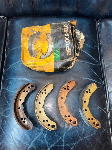 Nos lockheed rear brake shoes - nos,
