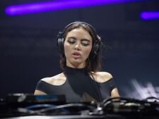 Sara Landry Live Funky & Hard