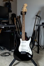 Squier Affinity Series Stratocaster 6-String Electric Guitar - Black - Good Cond