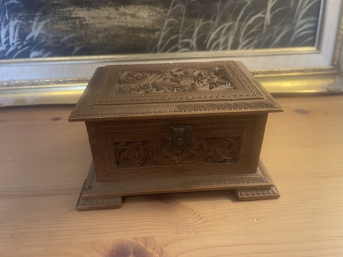 Vintage carved wood trinket - carved,