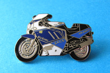 SUZUKI 750 GSXR Motor Cycle Pin Badge. VGC. Enamel.
