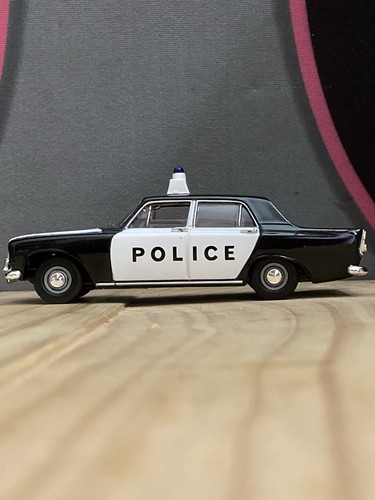Vanguards ford zephyr 6 - 1:43,