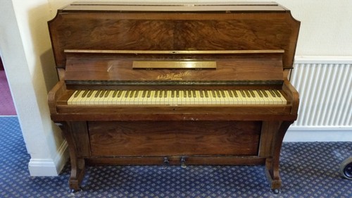 Upright piano walnut brown - upright,