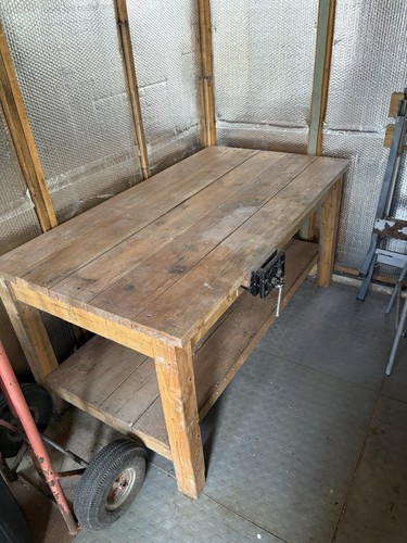 Low level work bench with - level,