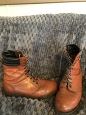 Dr. Martens Men's Vintage 10