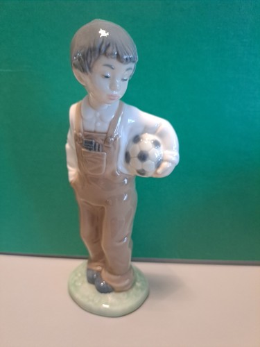 Nao lladro figurine wanna - figurine, "wanna