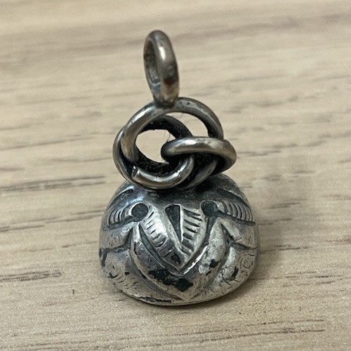 Silver seal with - silver,
