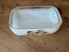 Vintage Pyrex butter dish with
