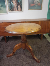 QUALITY SMALL ROUND PINE TABLE