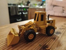 ERTL Caterpillar 950E Loader