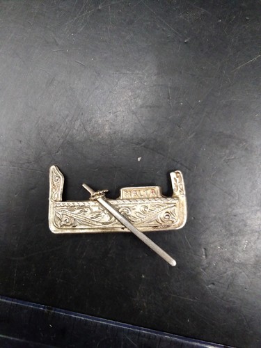 Vintage metal brooch row - metal,