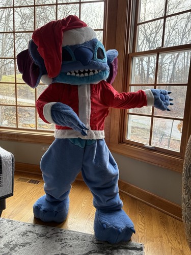 Disneys lilo stitch mascot - lilo,