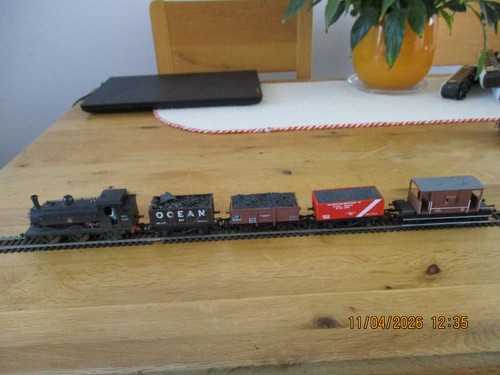 Hornby local freight black - freight,