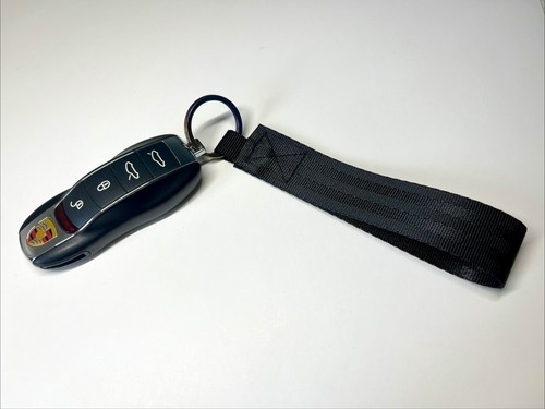 Black door pull keychain - rs,