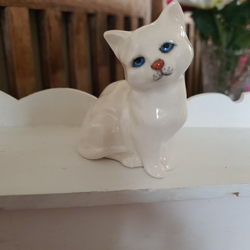 Vintage small white - vintage,