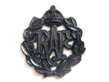 Original WW2 Era RAF Cap Badge Economy Plastic Royal Air Force Missing Lugs