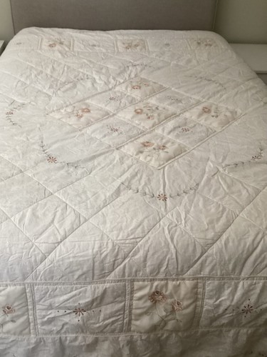 Vintage cream cottage - cream,